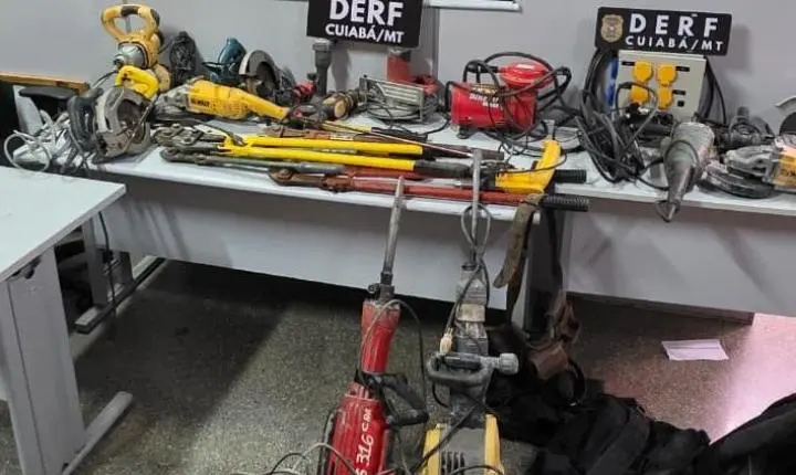 Polícia Civil prende homem por furto de fios de cobre.