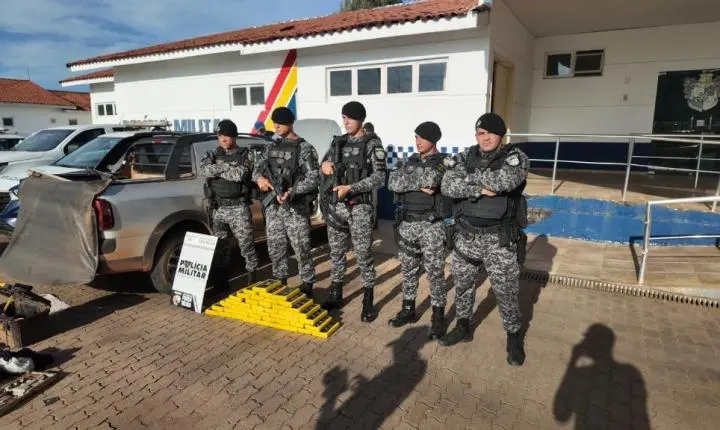 Polícia Militar apreende 45 quilos de substância análoga à cocaína.