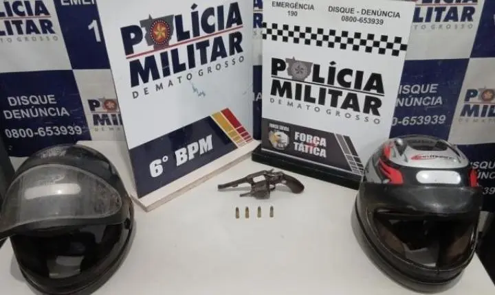 Polícia Militar prende dois suspeitos e apreende arma após roubo.