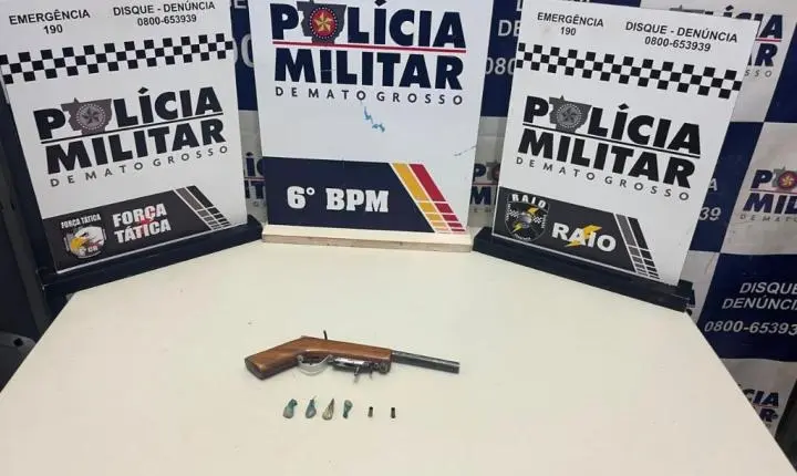 Polícia Militar prende homem com arma artesanal e porções de pasta base de cocaína em Cáceres.