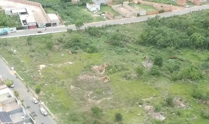 Polícia Militar prende nove homens por suspeita de invasão de propriedade rural.