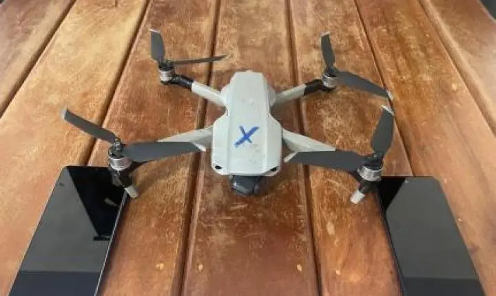 Polícia Penal apreende drogas com visitante e intercepta drone com celulares.