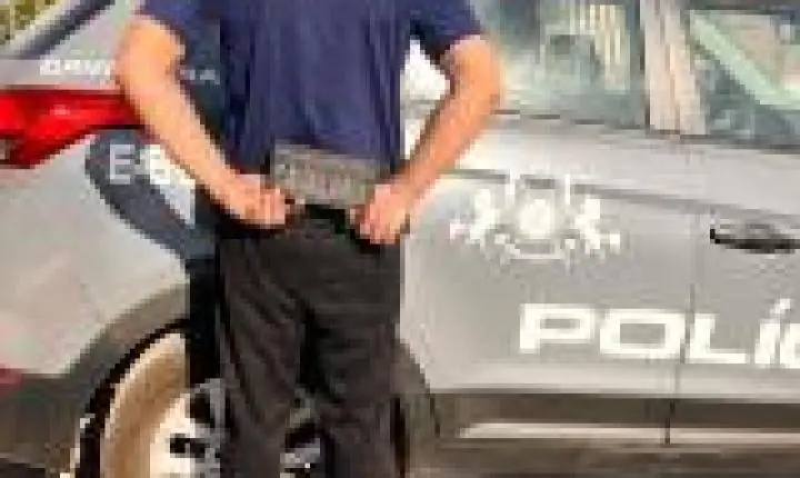 Procurado por tráfico e associação criminosa, jovem de 18 anos é preso no trabalho.