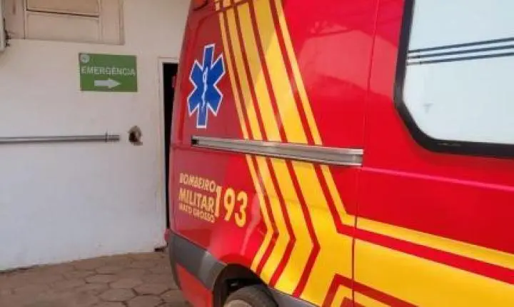 Trabalhador cai de telhado de 5 metros durante obra.